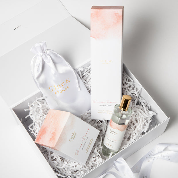 <h3>Personlised Gifting Hampers</h3>